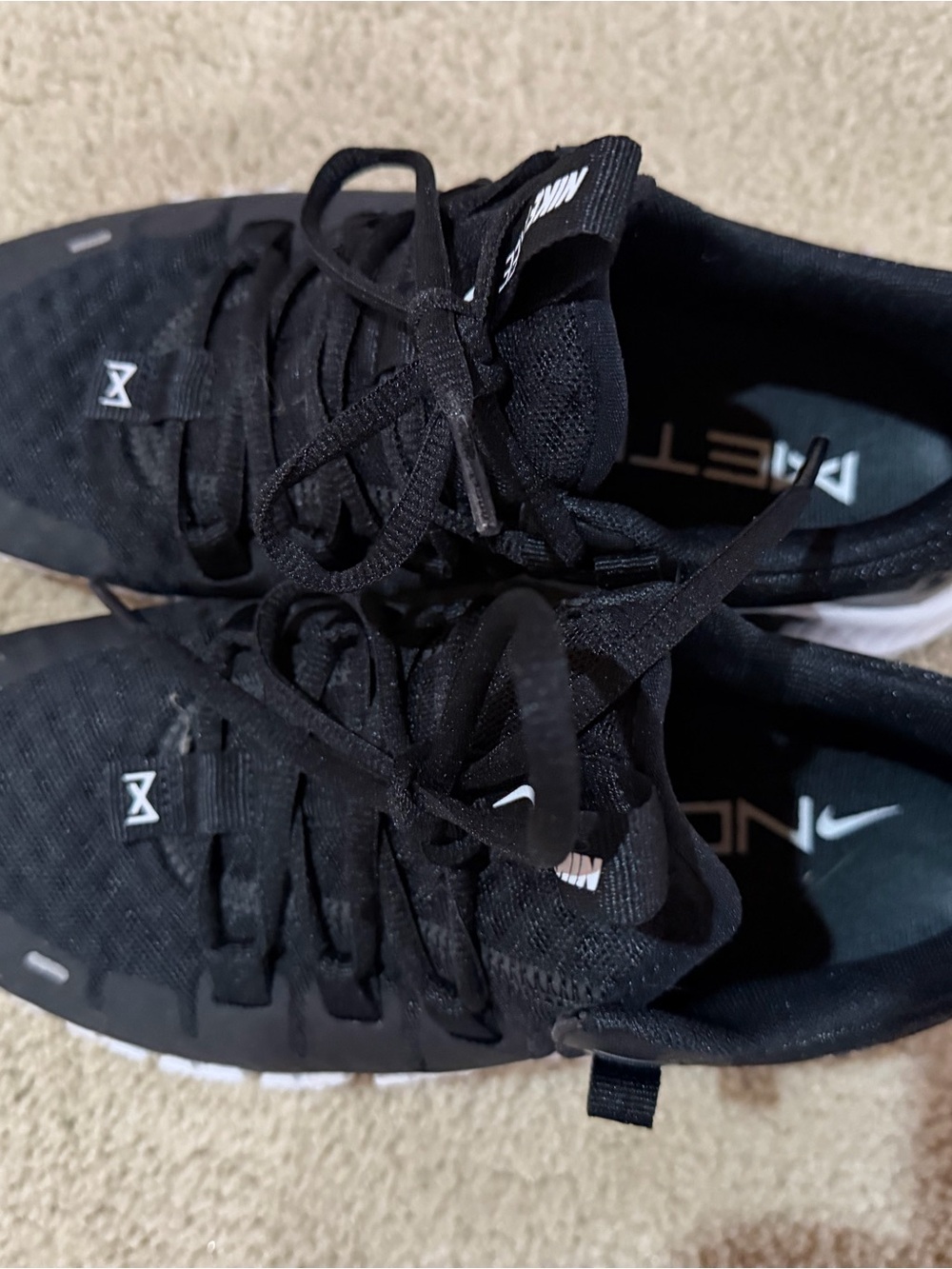 Nike Men’s Black and White Running Sneakers